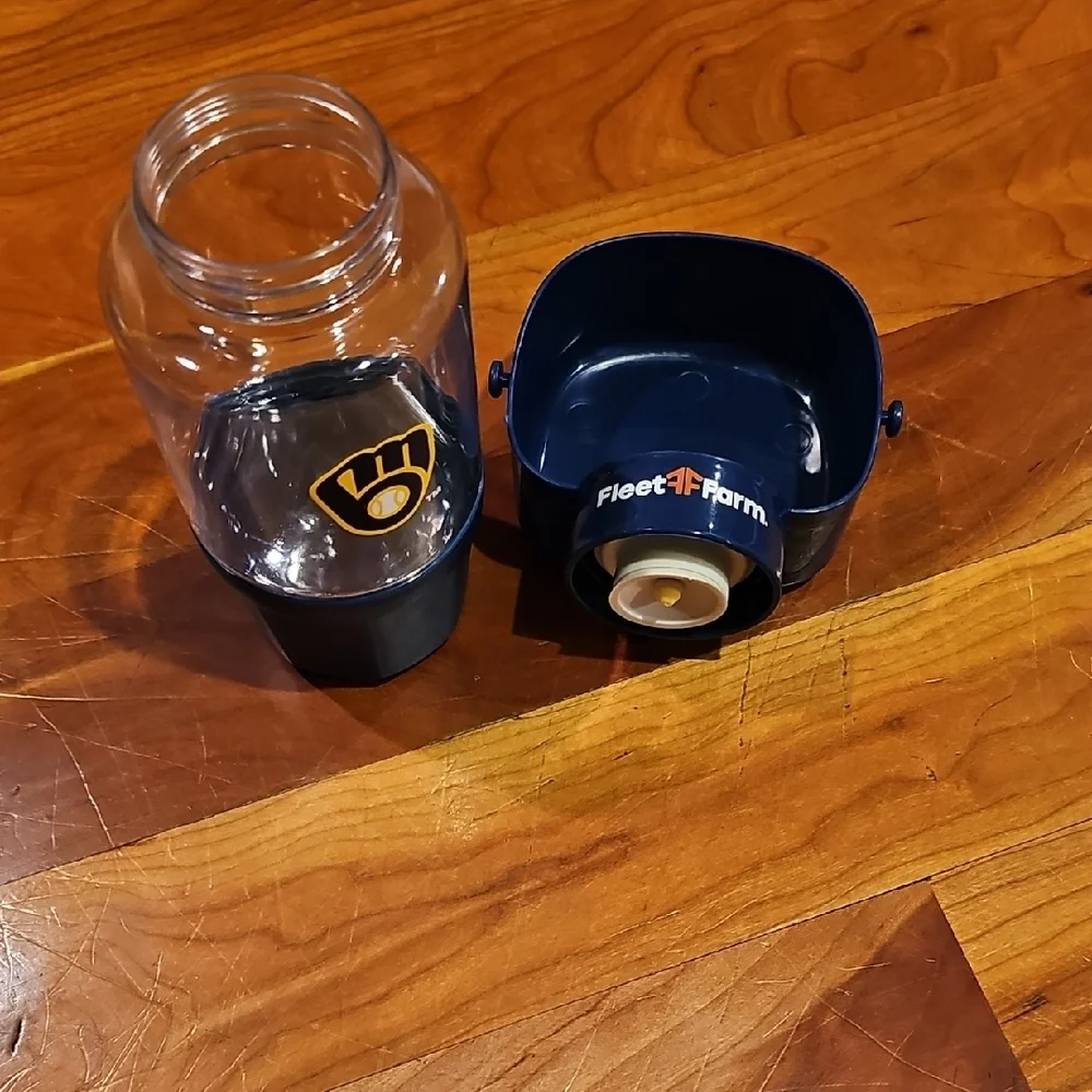Milwaukee Brewers Pet Water Bottle